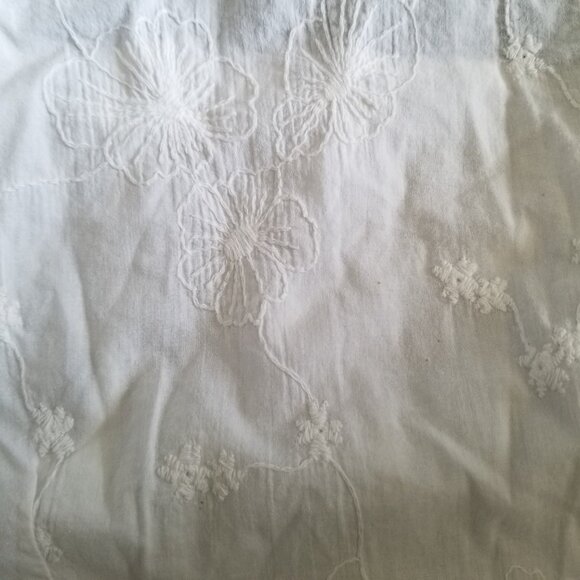 White Floral Embroidered Top - Picture 8 of 11